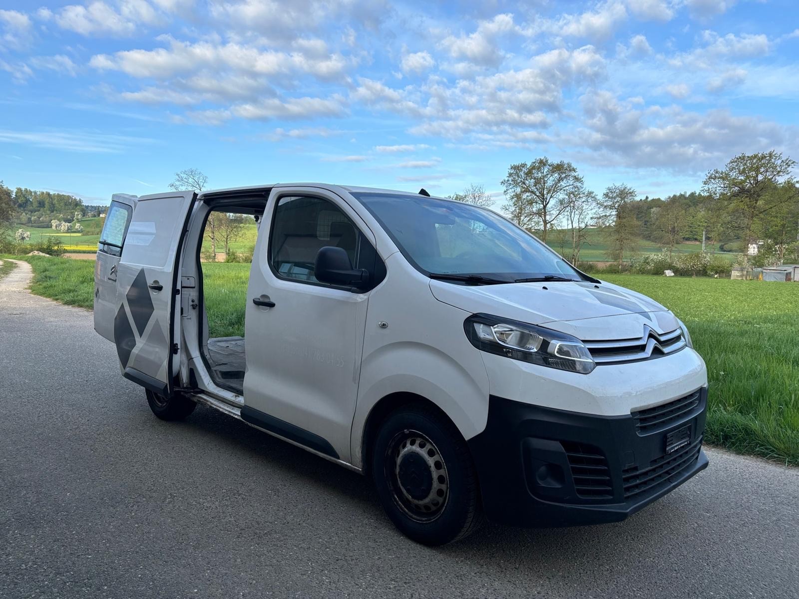 CITROEN Jumpy 1.6 BlueHDi 95 XS Attraction-image-4