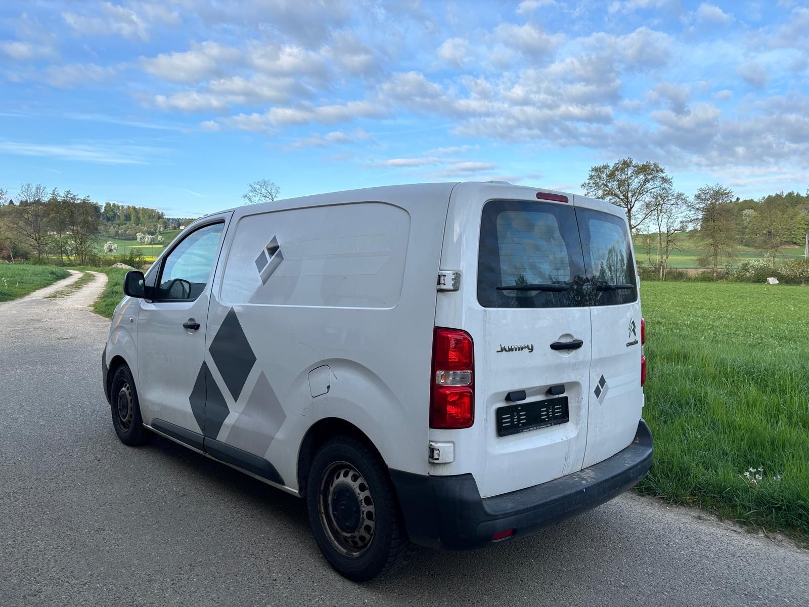 CITROEN Jumpy 1.6 BlueHDi 95 XS Attraction-image-6