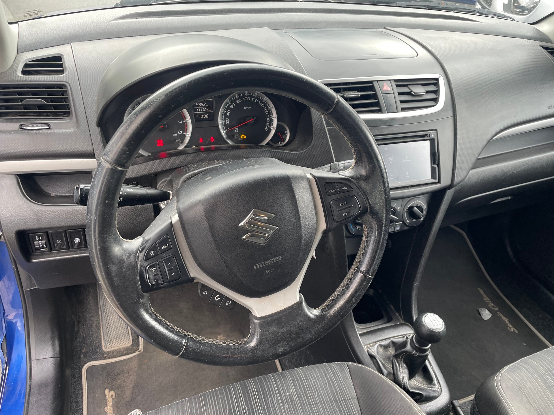 SUZUKI Swift 1.2i 16V Unico 4x4-image-7
