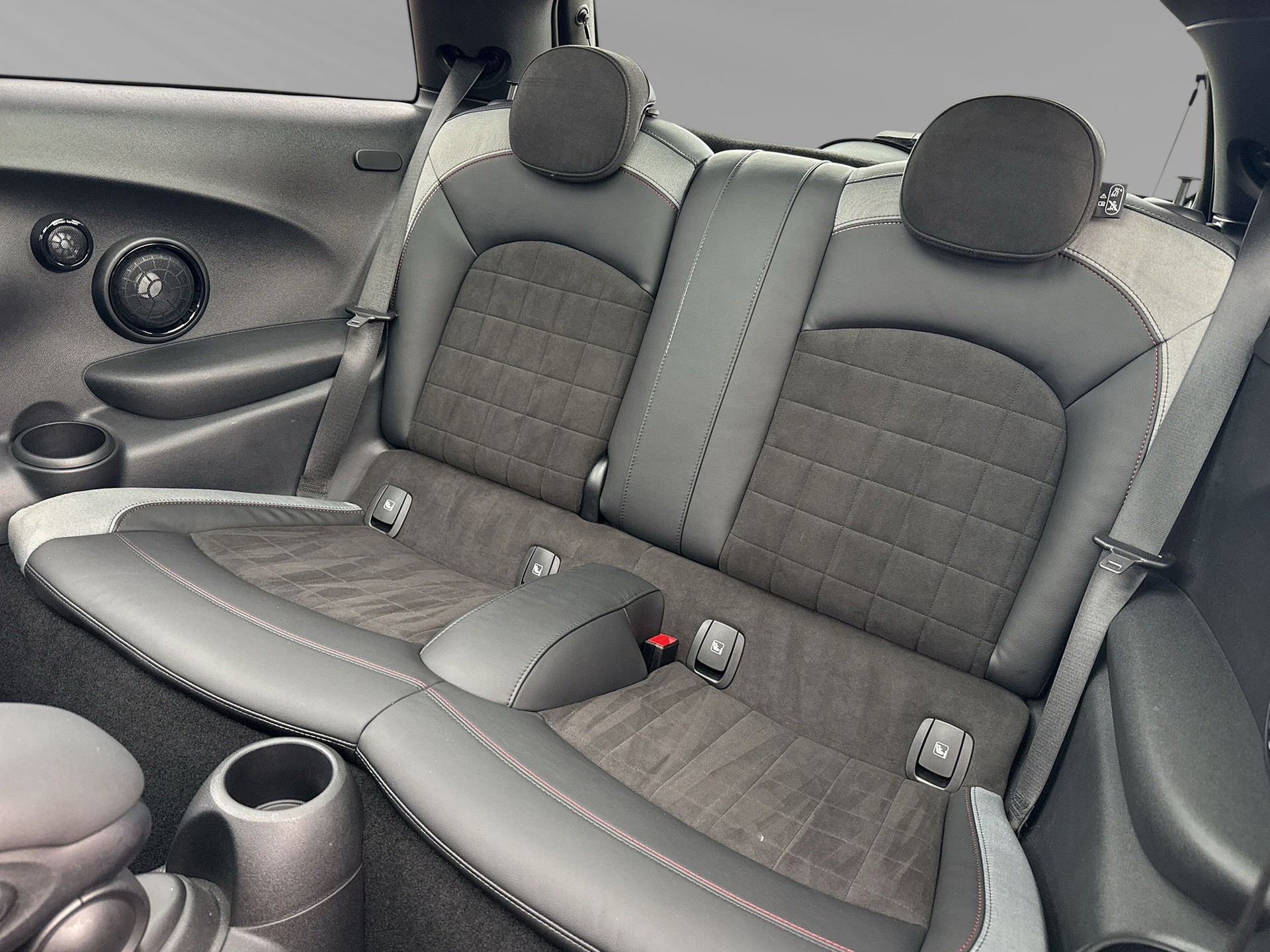 MINI Cooper John Cooper Works Steptronic-image-6