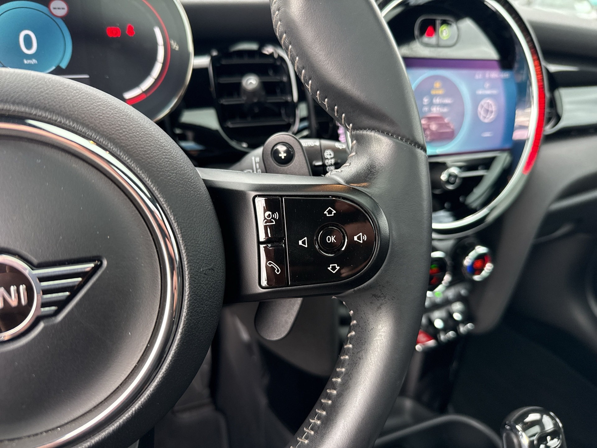MINI Cooper John Cooper Works Steptronic-image-15