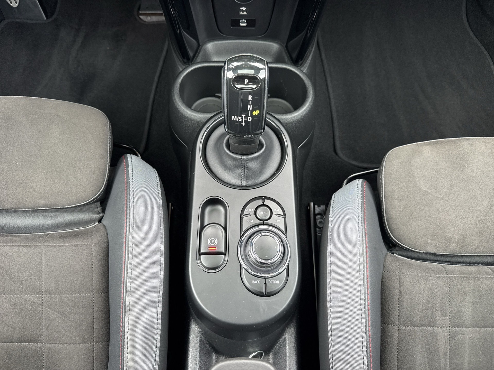 MINI Cooper John Cooper Works Steptronic-image-12