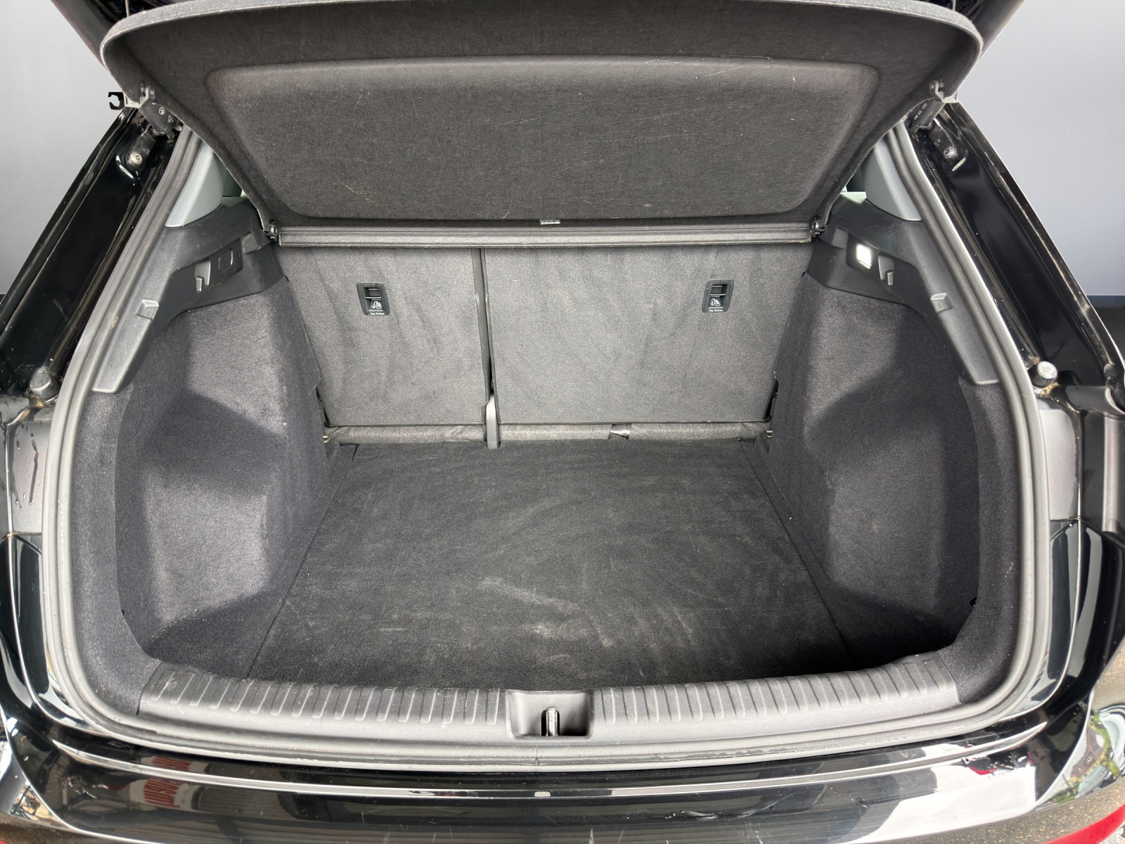 AUDI Q4 e-tron 40-image-11