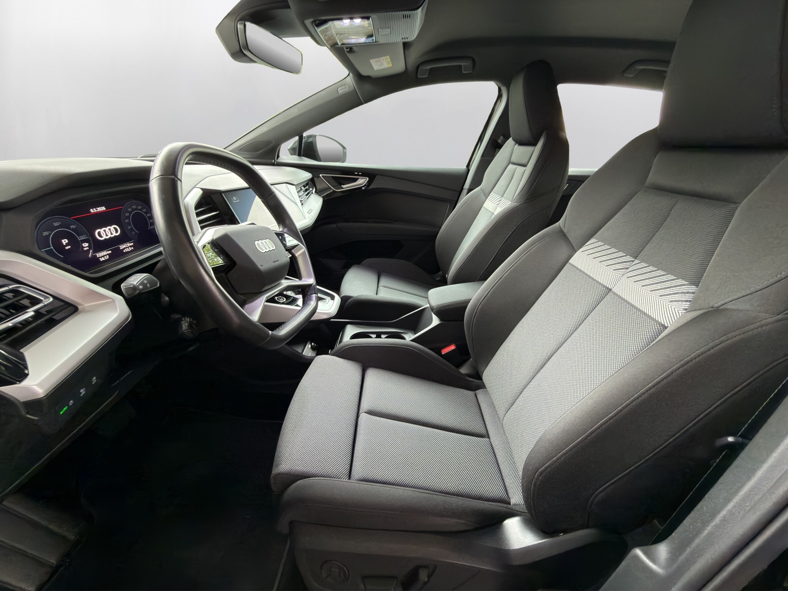 AUDI Q4 e-tron 40-image-9