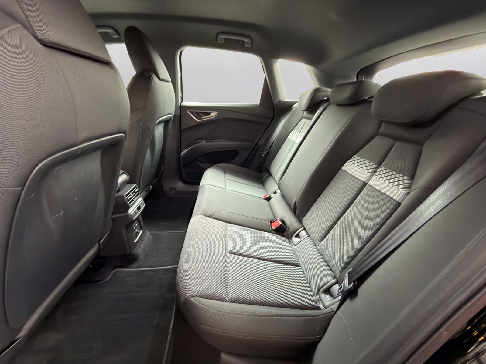 AUDI Q4 e-tron 40-image-10