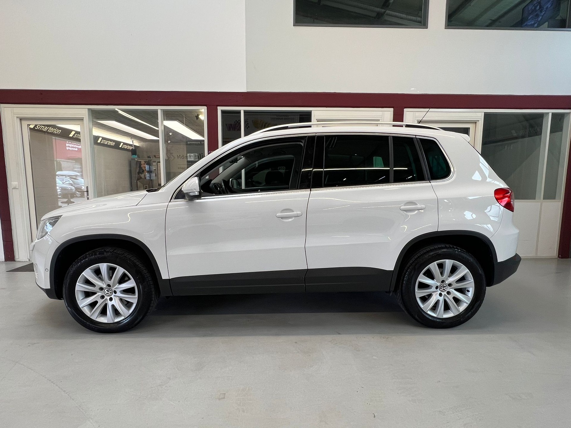 VW Tiguan 2.0 TDI Sport&Style DSG-image-3