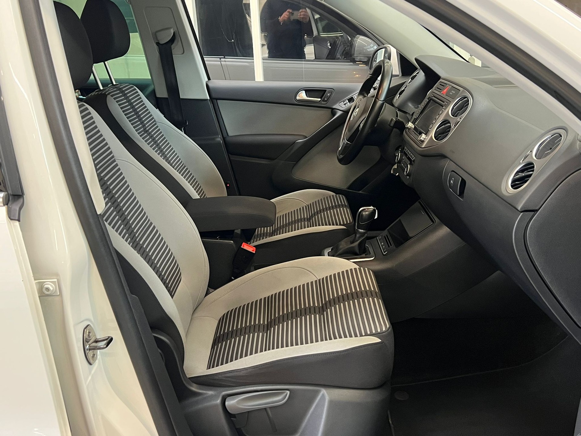 VW Tiguan 2.0 TDI Sport&Style DSG-image-13