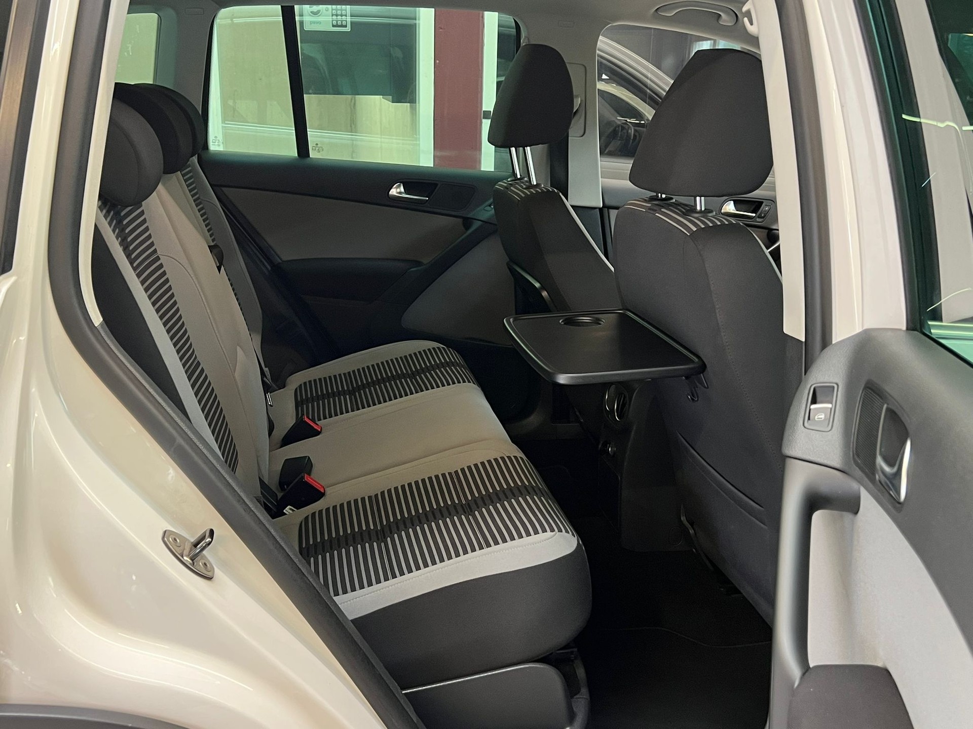 VW Tiguan 2.0 TDI Sport&Style DSG-image-14