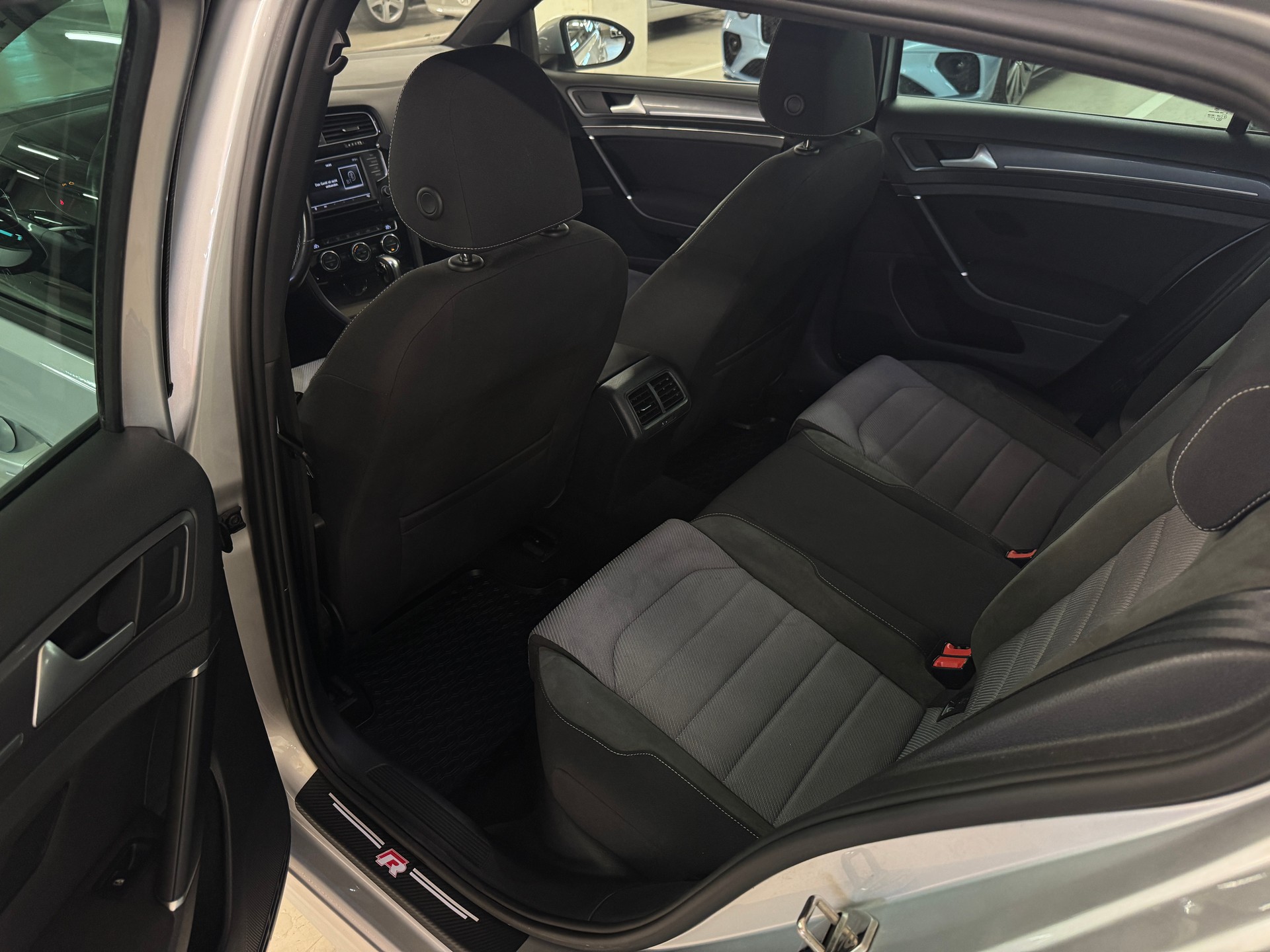 VW Golf 1.4 TSI Lounge R-Line DSG I Frisch ab MFK 02.26 I Frisch ab Service I 8-fach bereift I CH-Fhrz. I Garantie möglich I-image-10