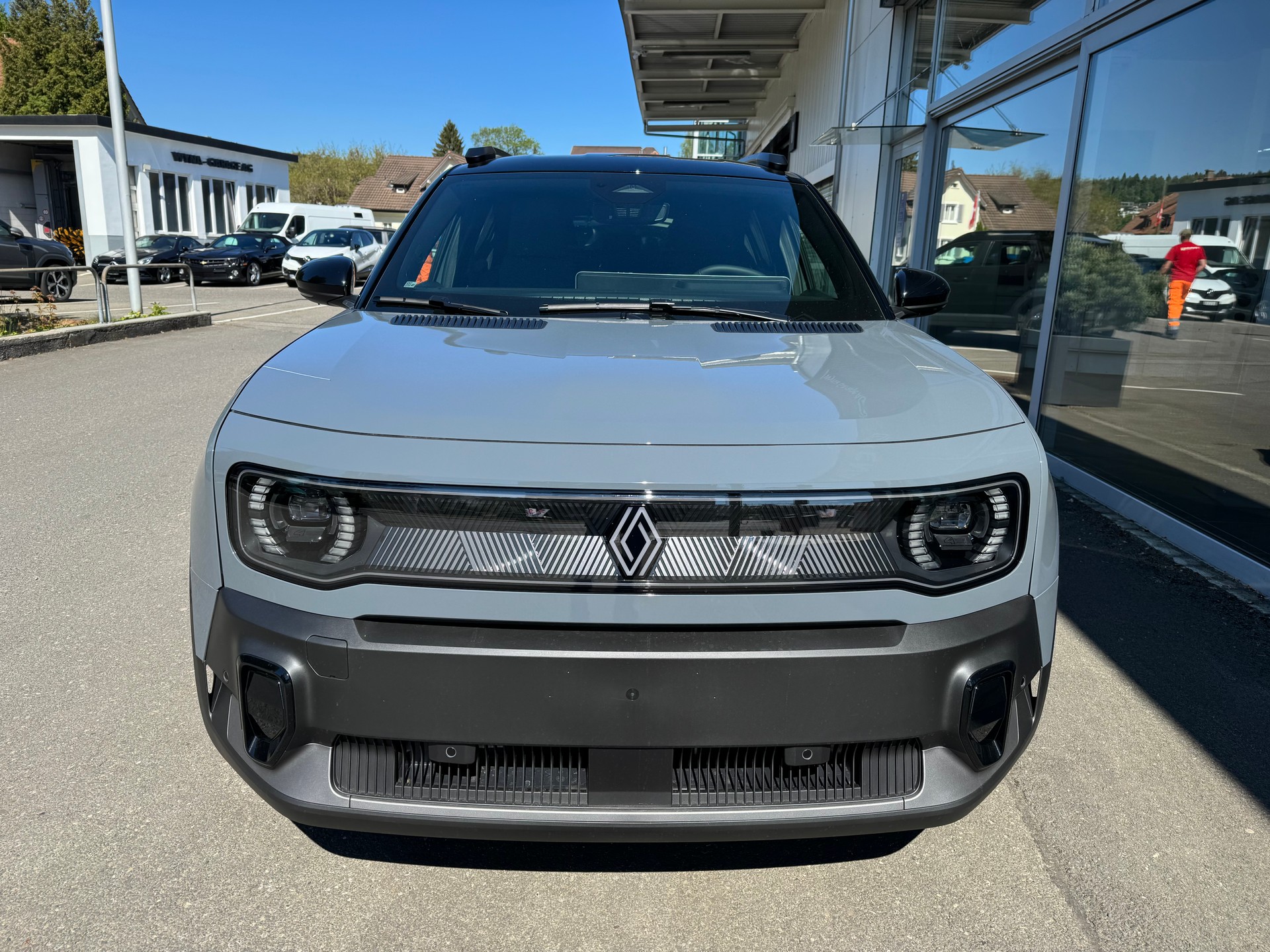RENAULT R4 E-Tech Comfort Range 52 kWh Techno-image-2