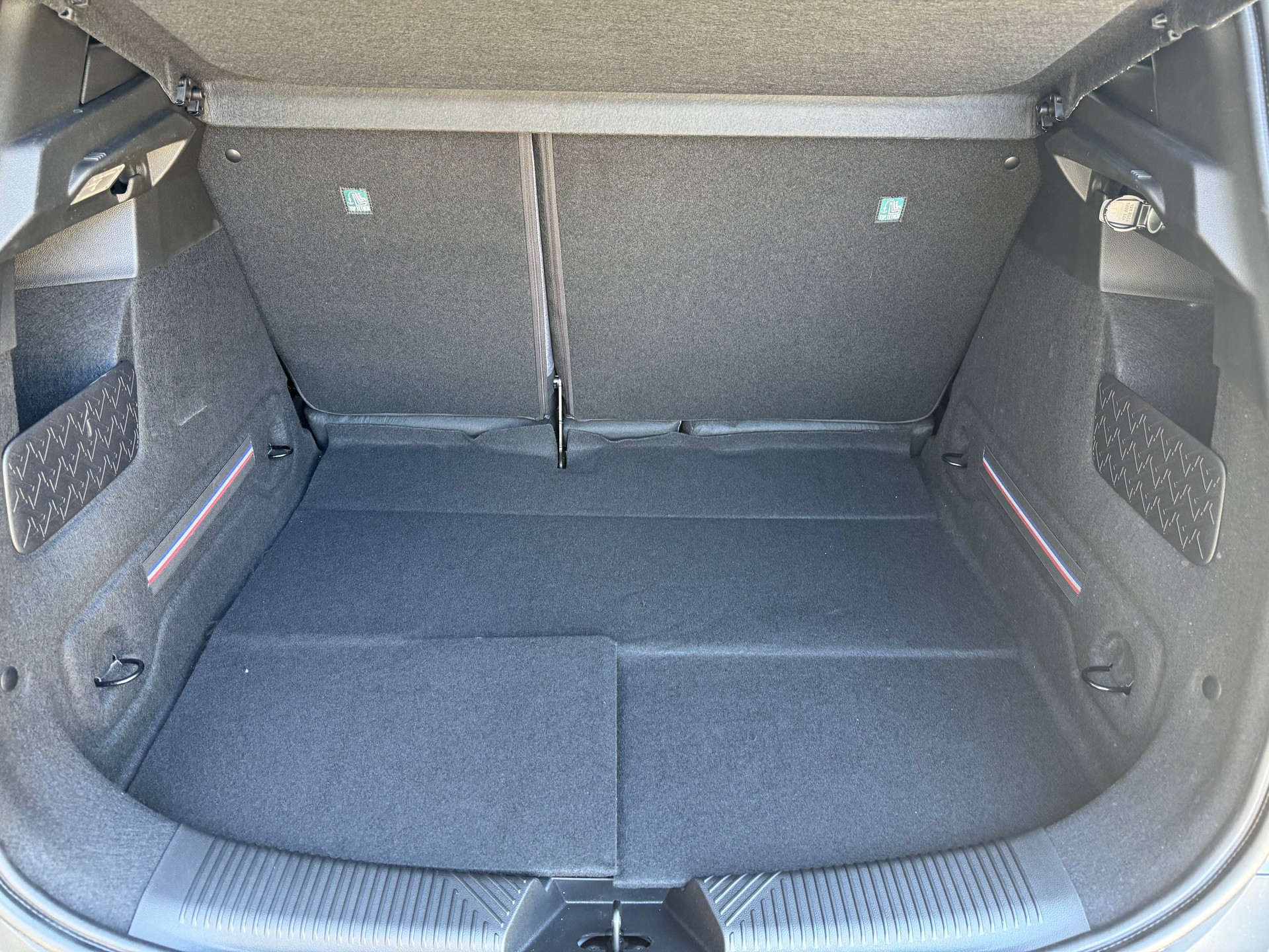 RENAULT R4 E-Tech Comfort Range 52 kWh Techno-image-9