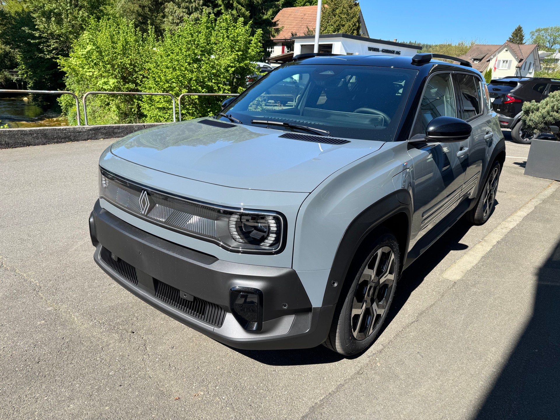 RENAULT R4 E-Tech Comfort Range 52 kWh Techno-image-3