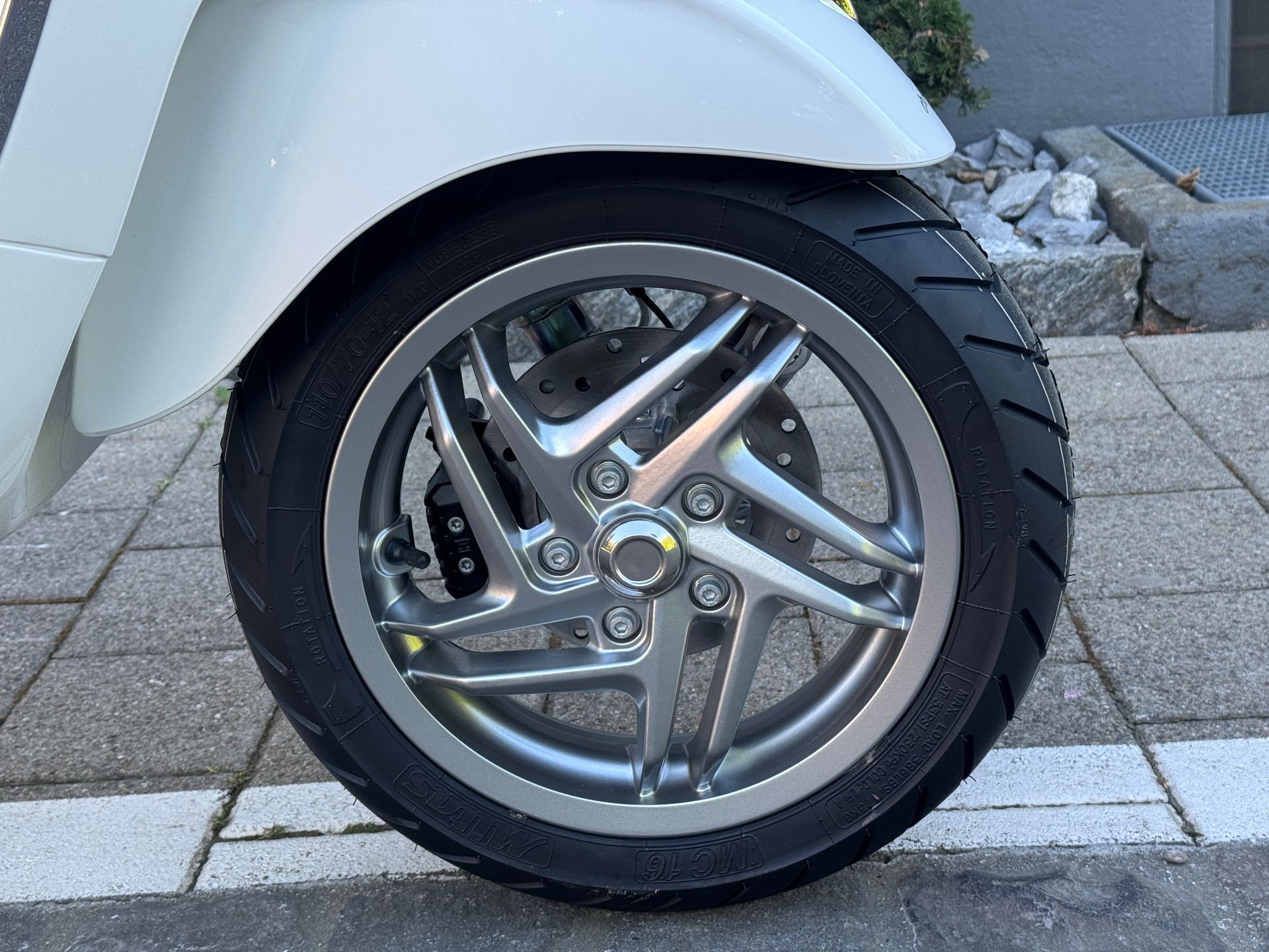 PIAGGIO Vespa 125 Primavera 2026 Keyless Go & LCD Display-image-10