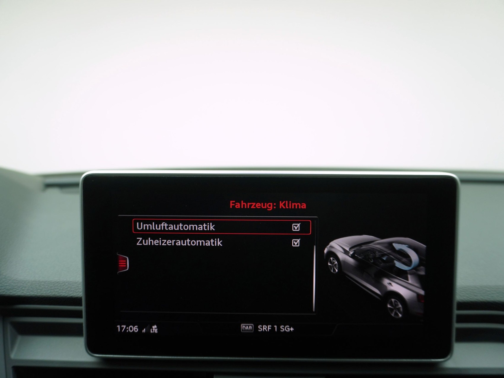 AUDI Q5 45 TFSI S line quattro S-Tronic-image-17