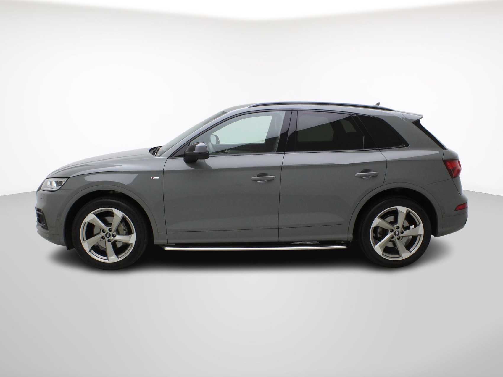 AUDI Q5 45 TFSI S line quattro S-Tronic-image-2