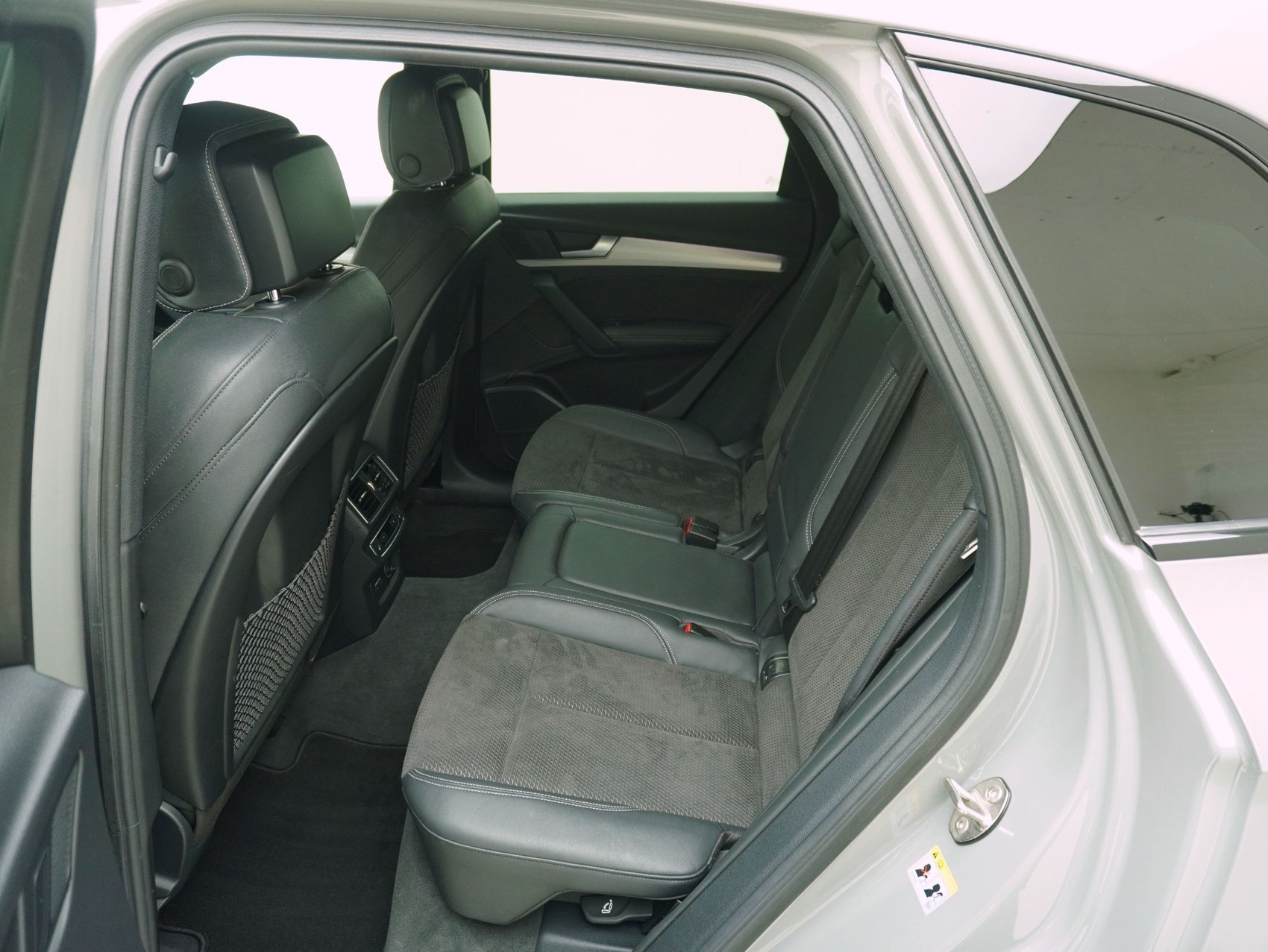 AUDI Q5 45 TFSI S line quattro S-Tronic-image-9