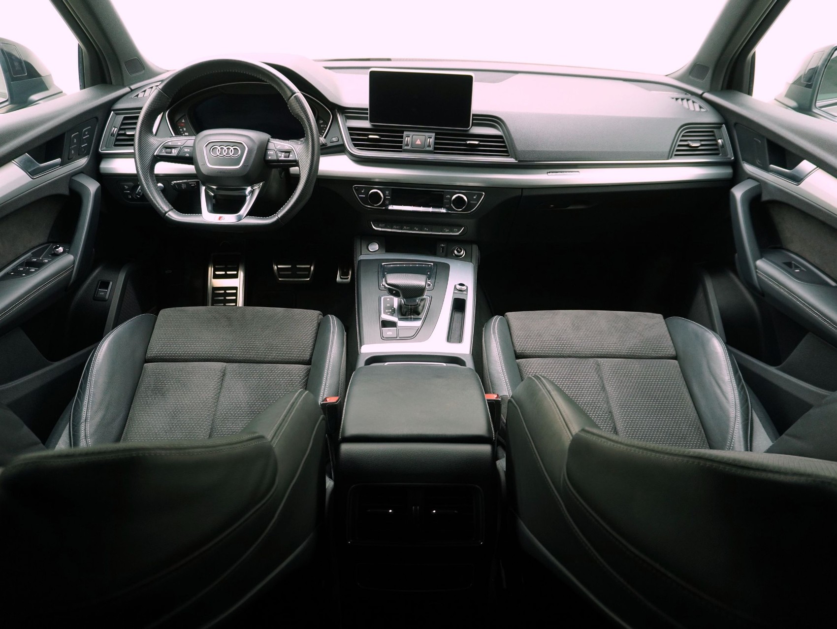 AUDI Q5 45 TFSI S line quattro S-Tronic-image-11