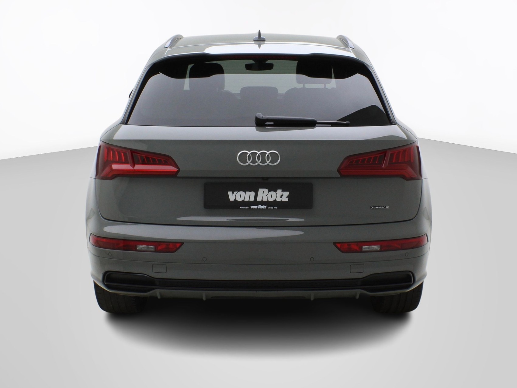 AUDI Q5 45 TFSI S line quattro S-Tronic-image-2