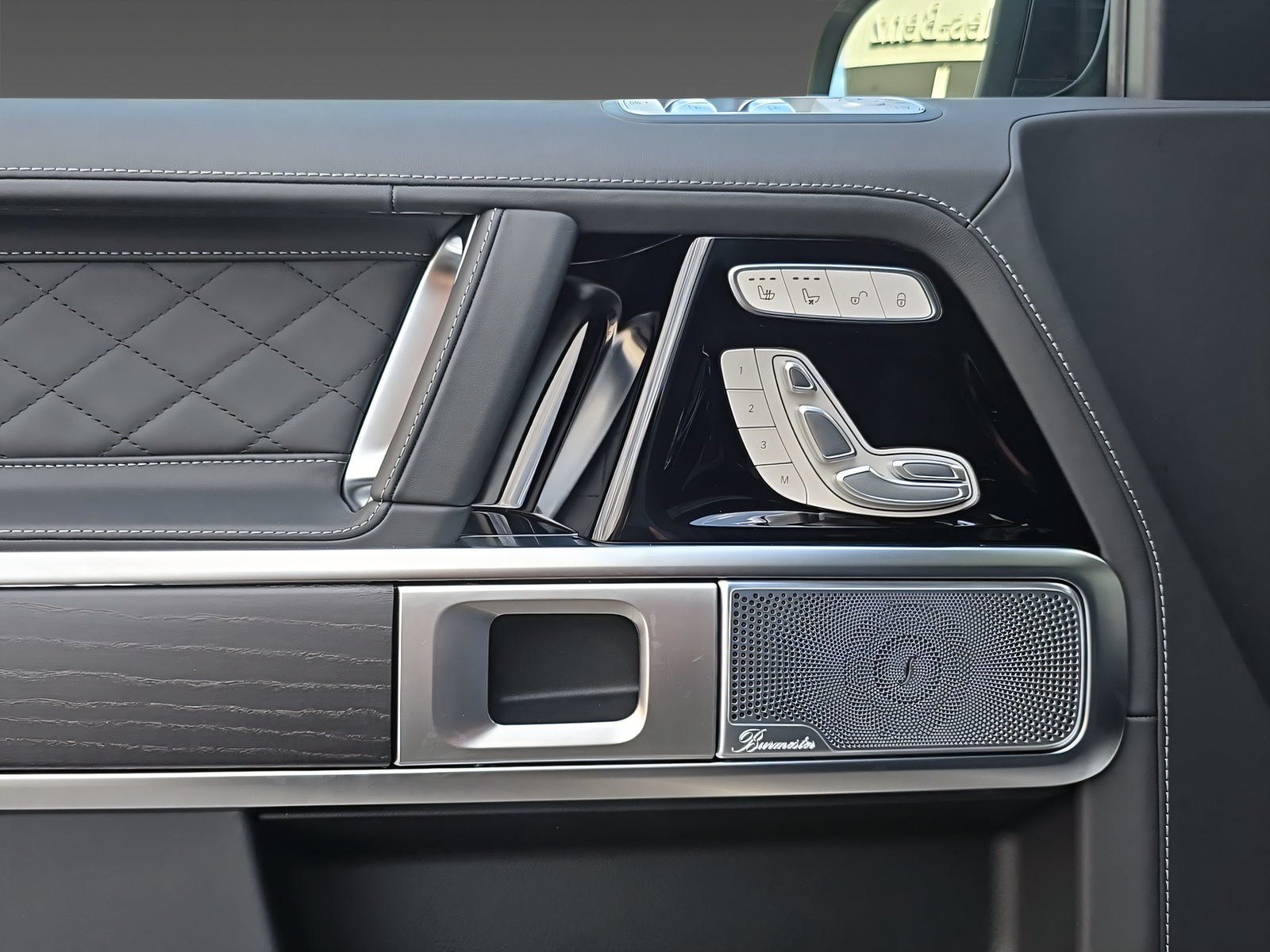 MERCEDES-BENZ G 63 AMG-image-12