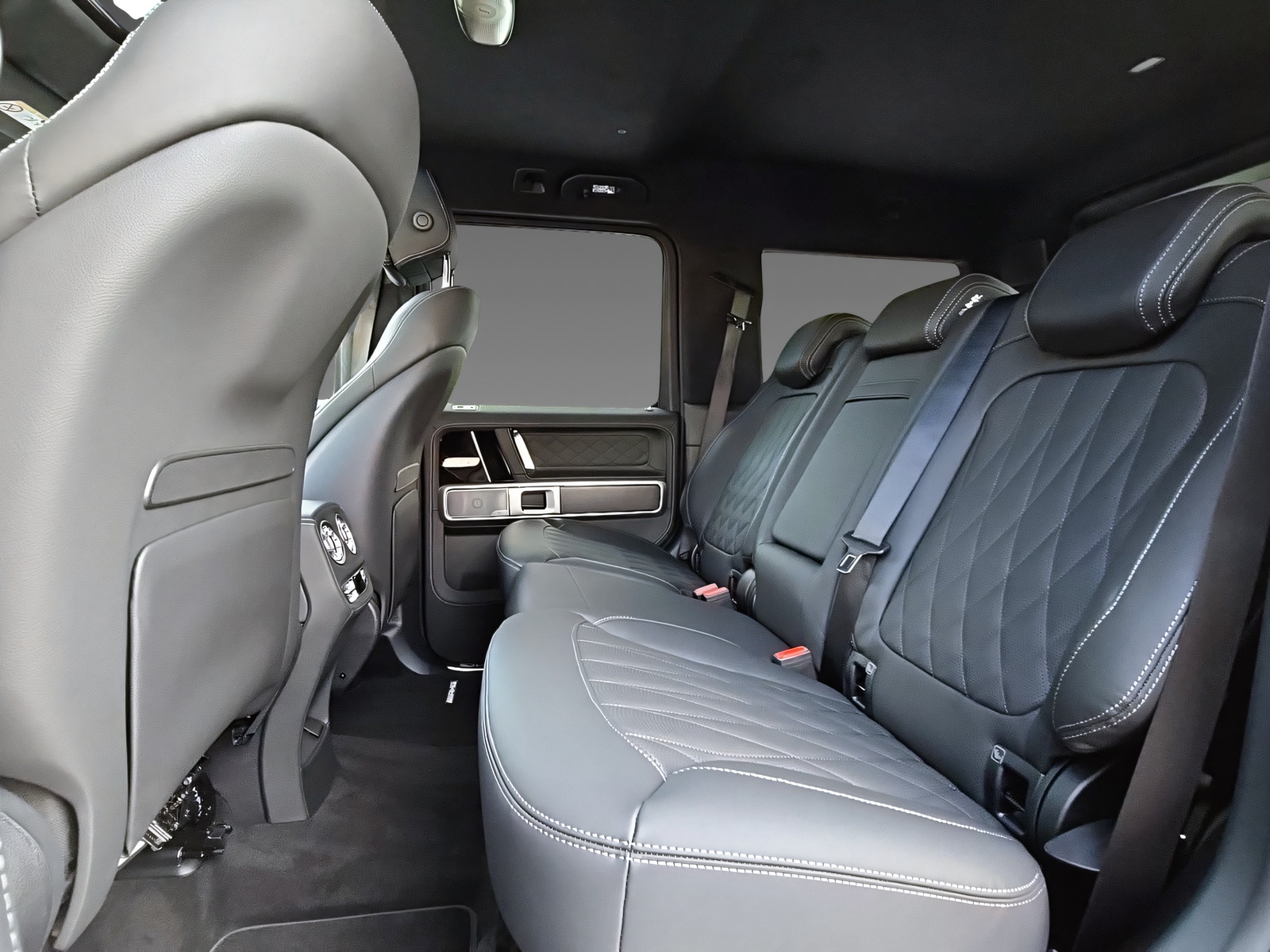 MERCEDES-BENZ G 63 AMG-image-15