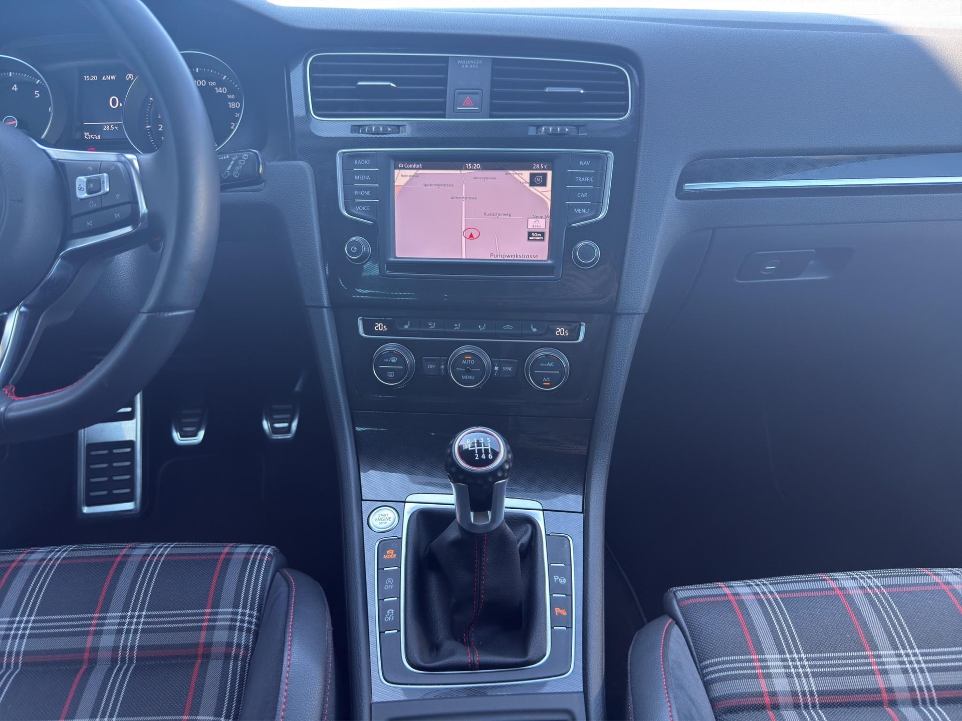 VW Golf VII 2.0 TSI GTI Performance-image-15