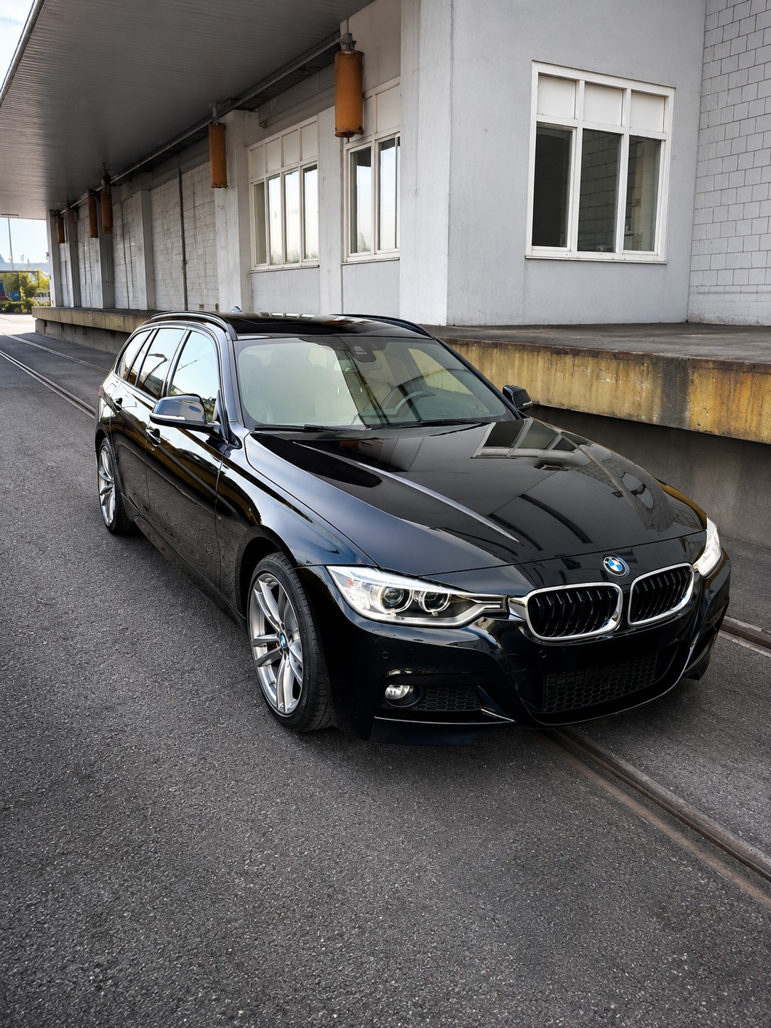BMW 330d xDrive-image-0
