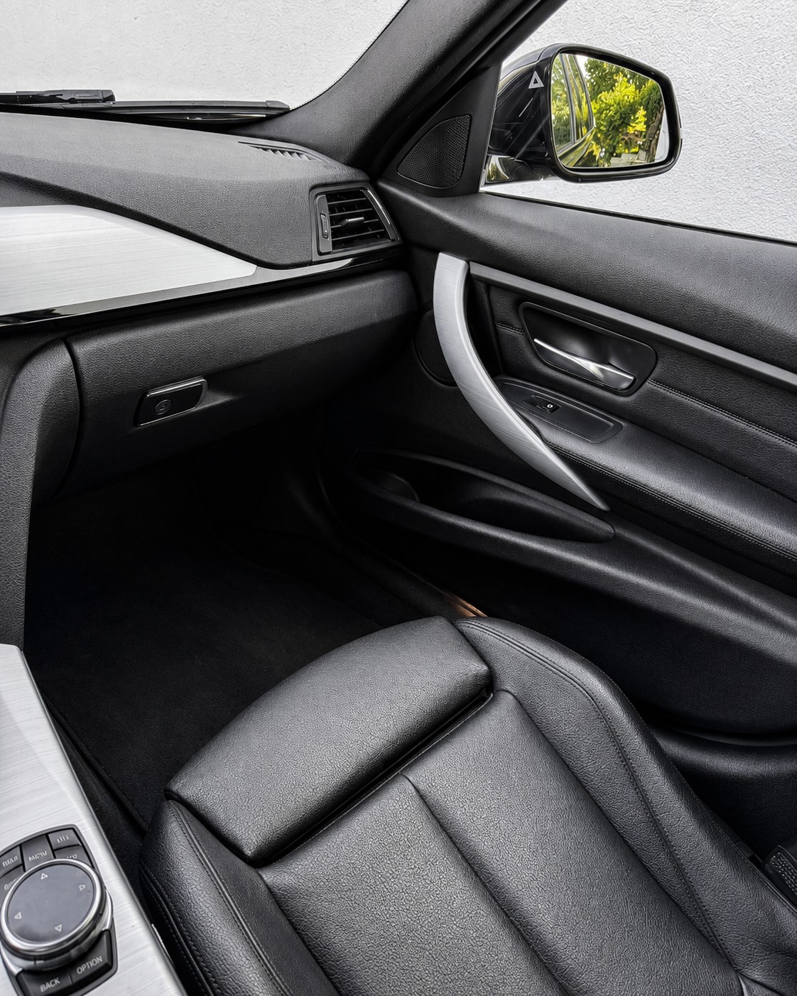 BMW 330d xDrive-image-3
