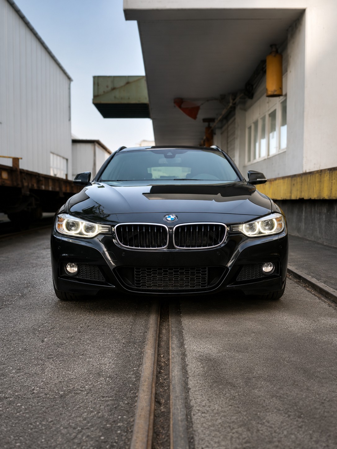 BMW 330d xDrive-image-1