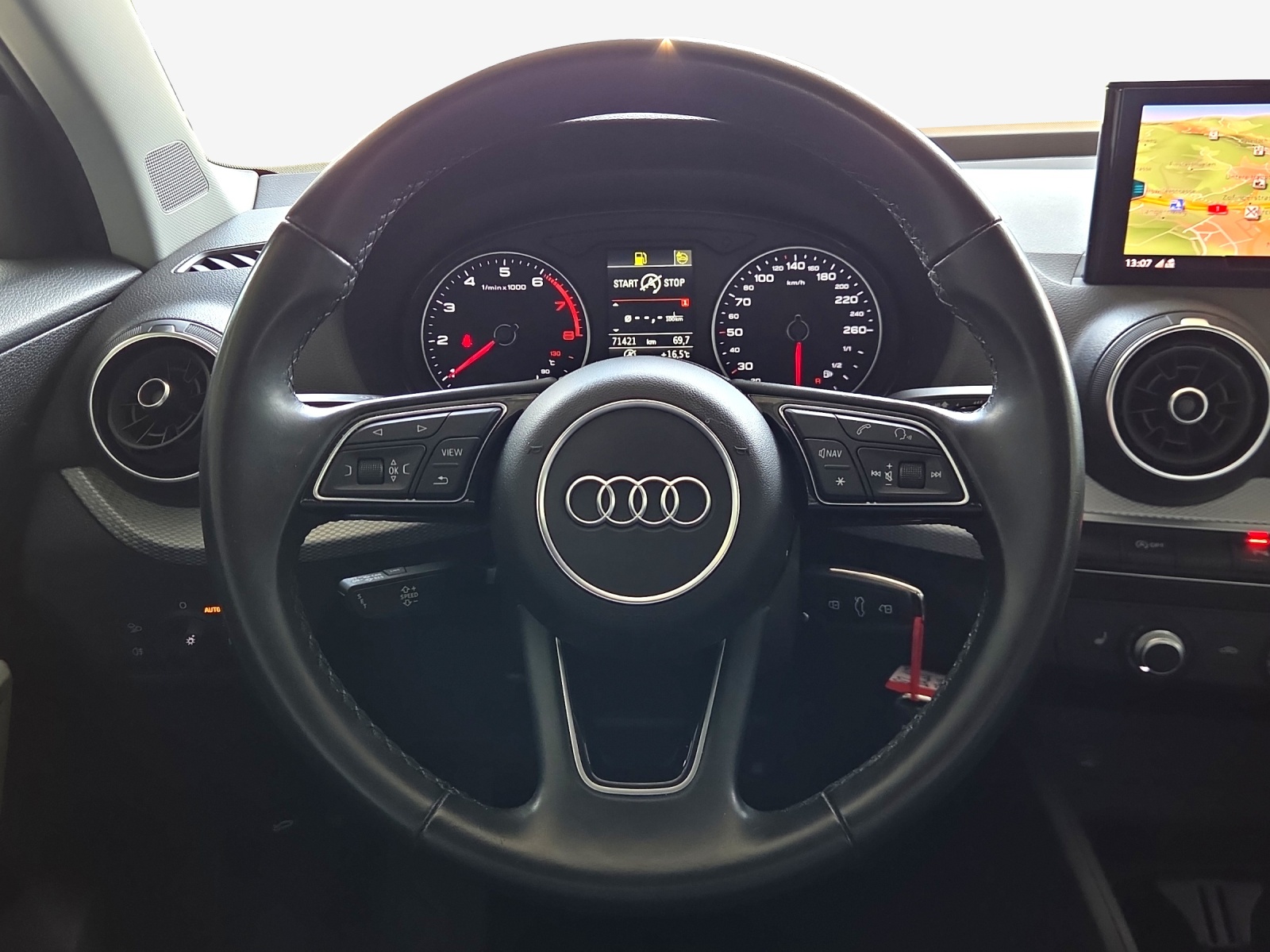 AUDI Q2 30 TFSI-image-9