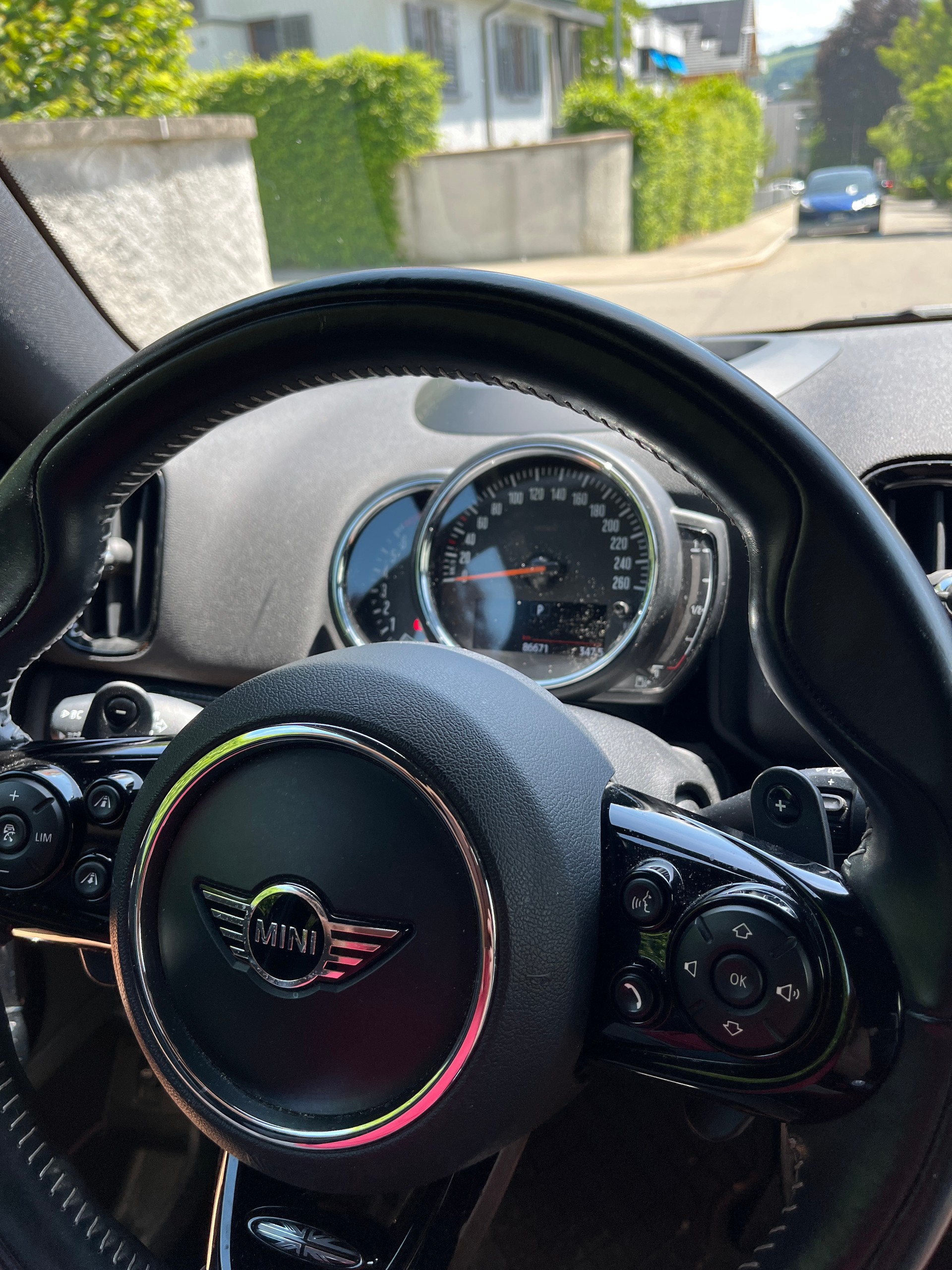MINI 2.0i Cooper S ALL4-image-3