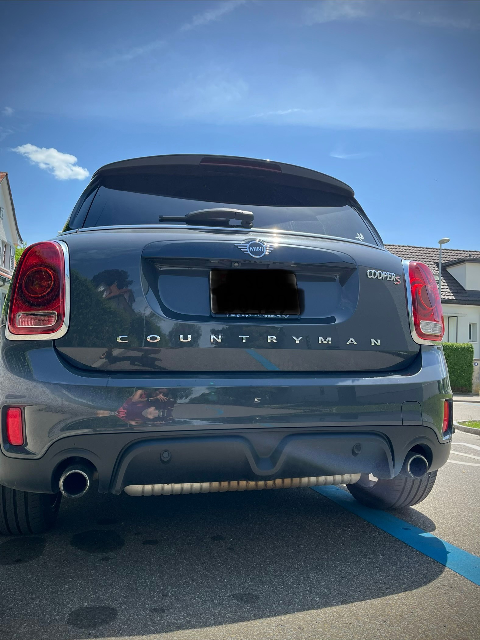 MINI 2.0i Cooper S ALL4-image-1
