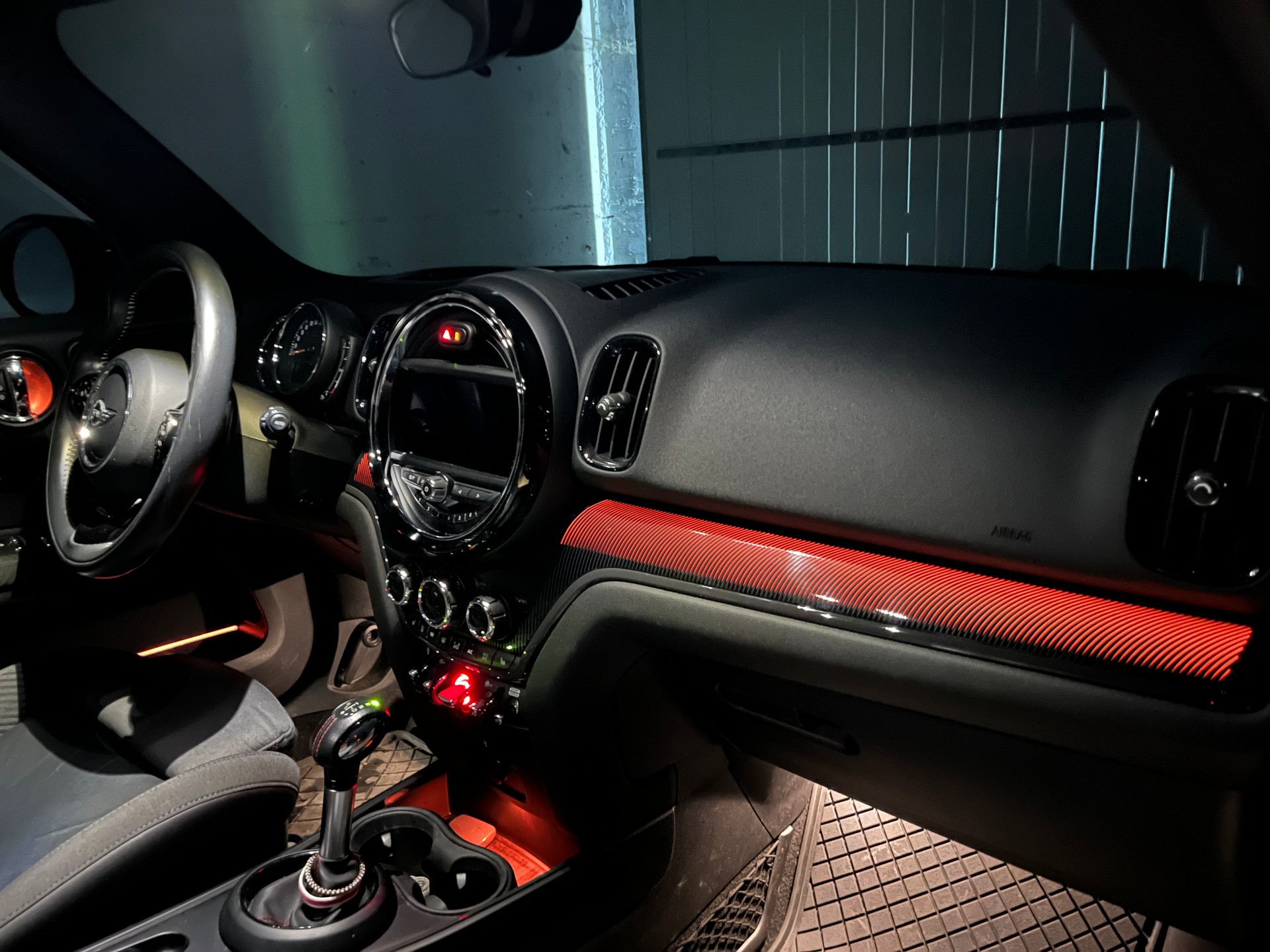MINI 2.0i Cooper S ALL4-image-4