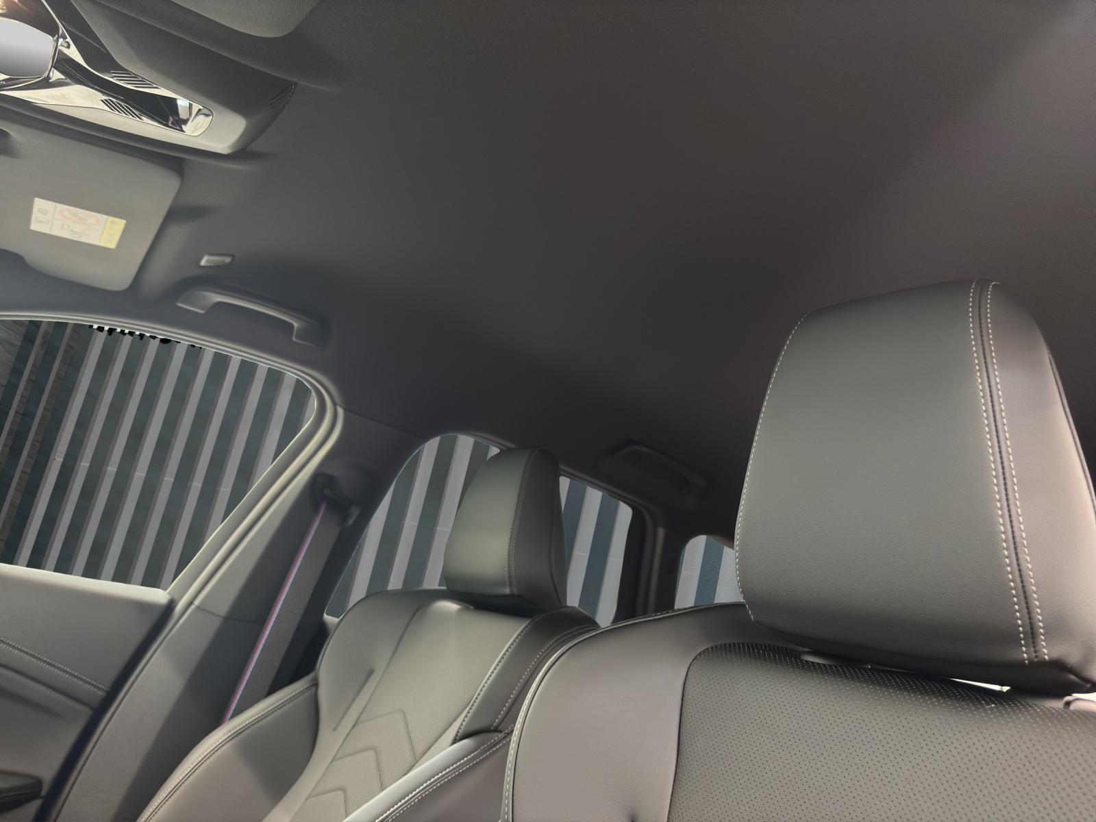 BMW iX1 30 xDrive-image-16