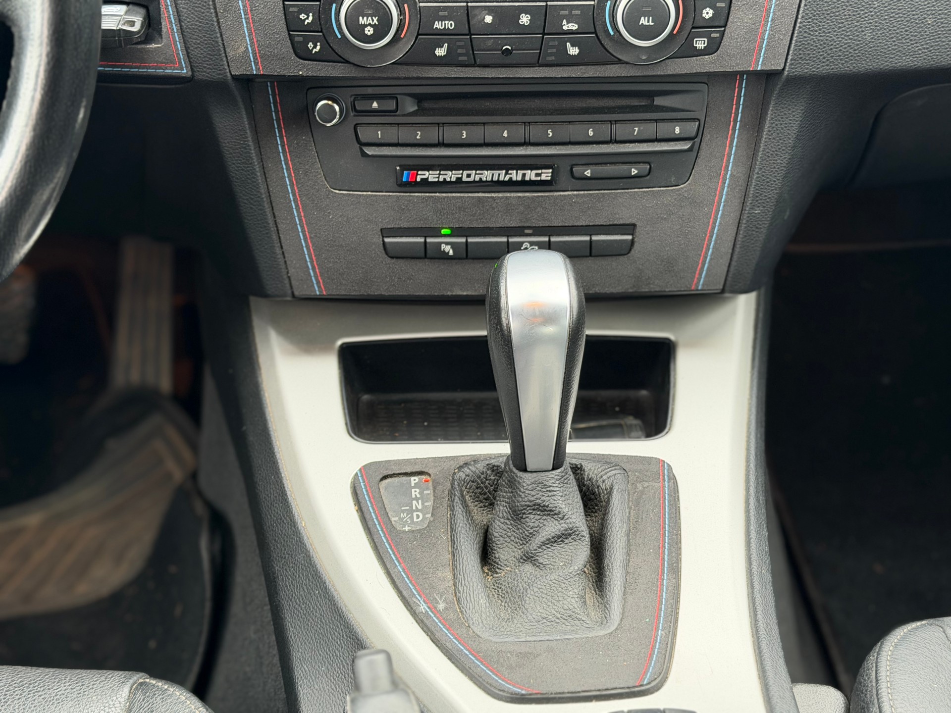 BMW 325i xDrive Touring Steptronic-image-8