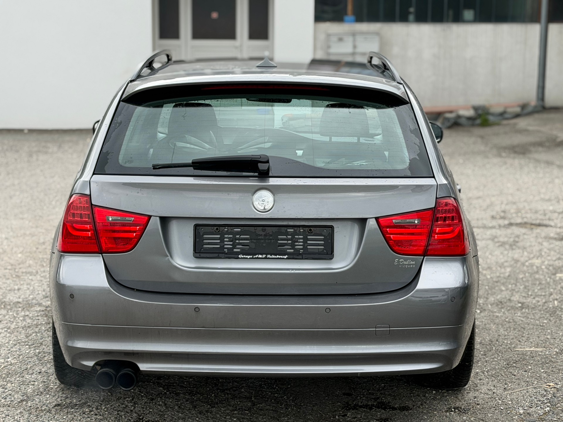 BMW 325i xDrive Touring Steptronic-image-3