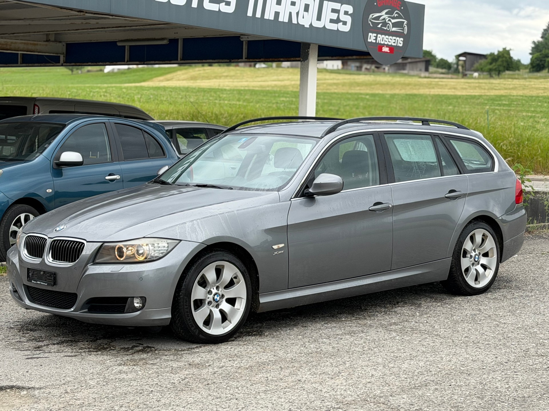 BMW 325i xDrive Touring Steptronic-image-2