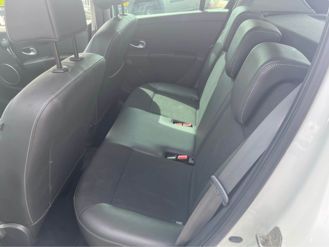 RENAULT Clio 1.2 16V Turbo Night&Day-image-9
