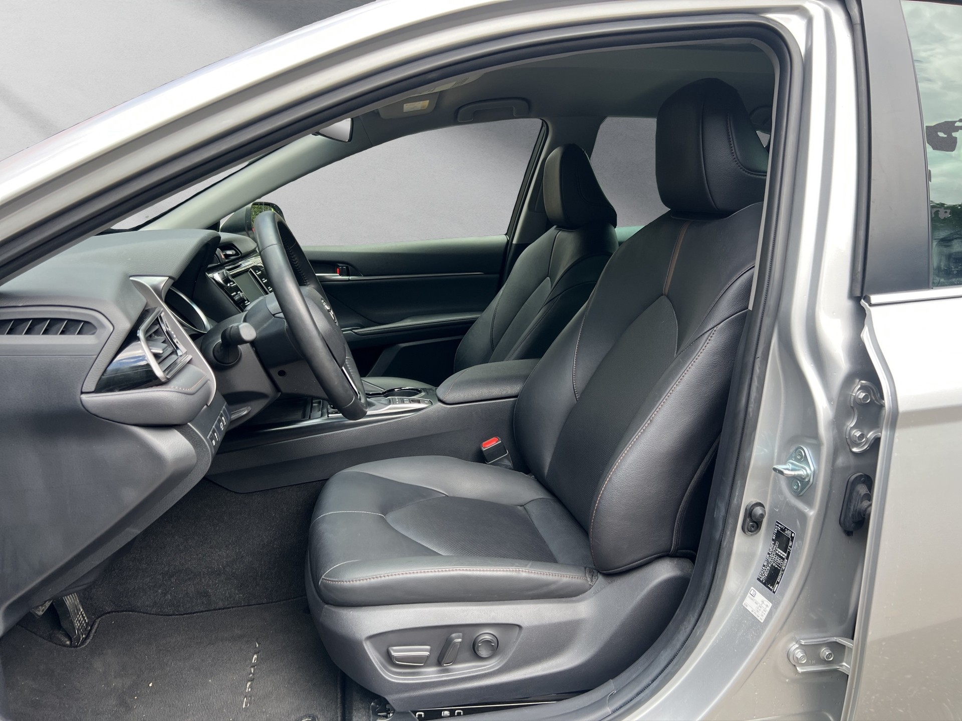 TOYOTA Camry 2.5 HSD Business-image-8