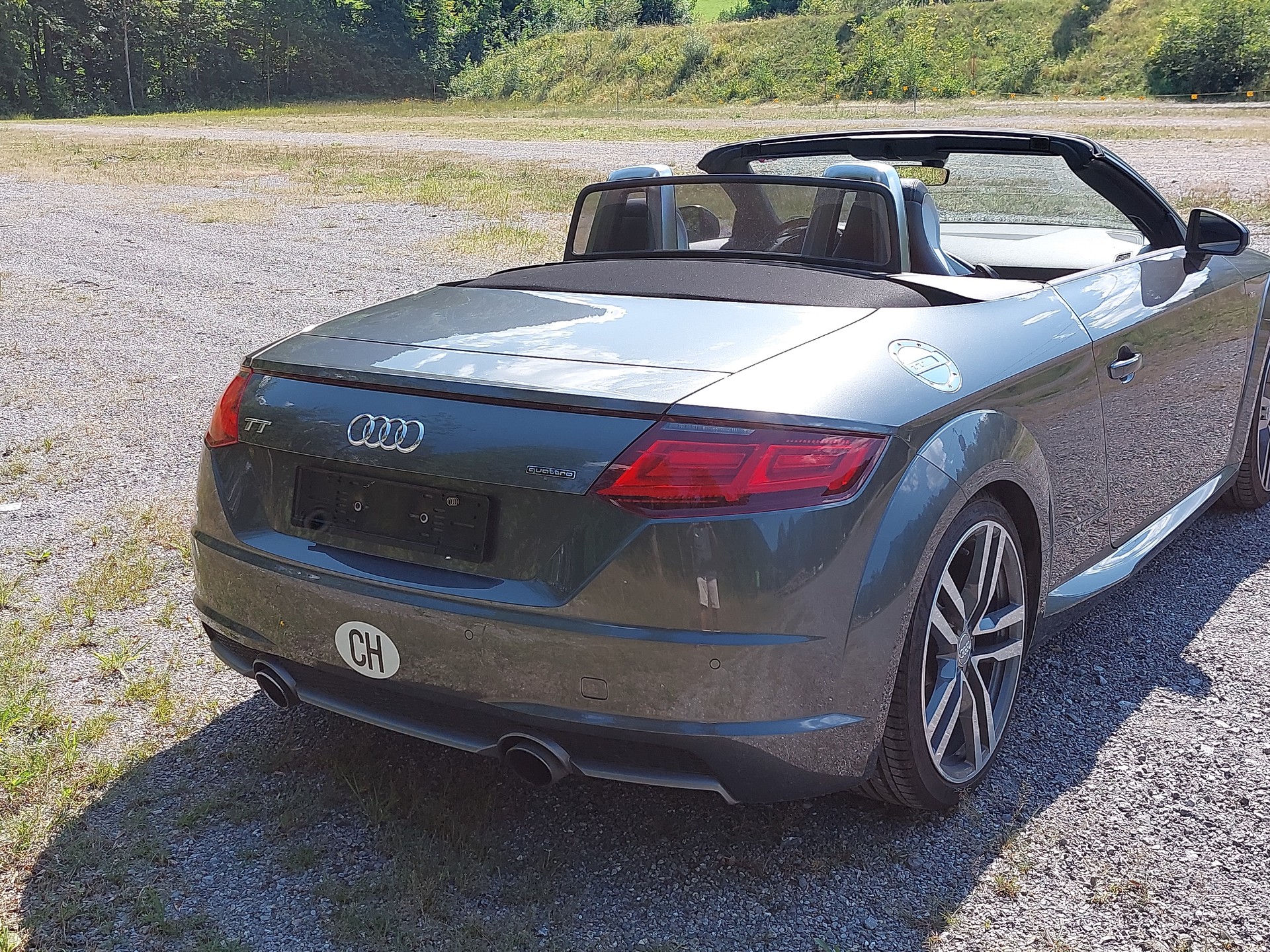 AUDI 2.0 TT roadster quattro S-Tronic-image-2