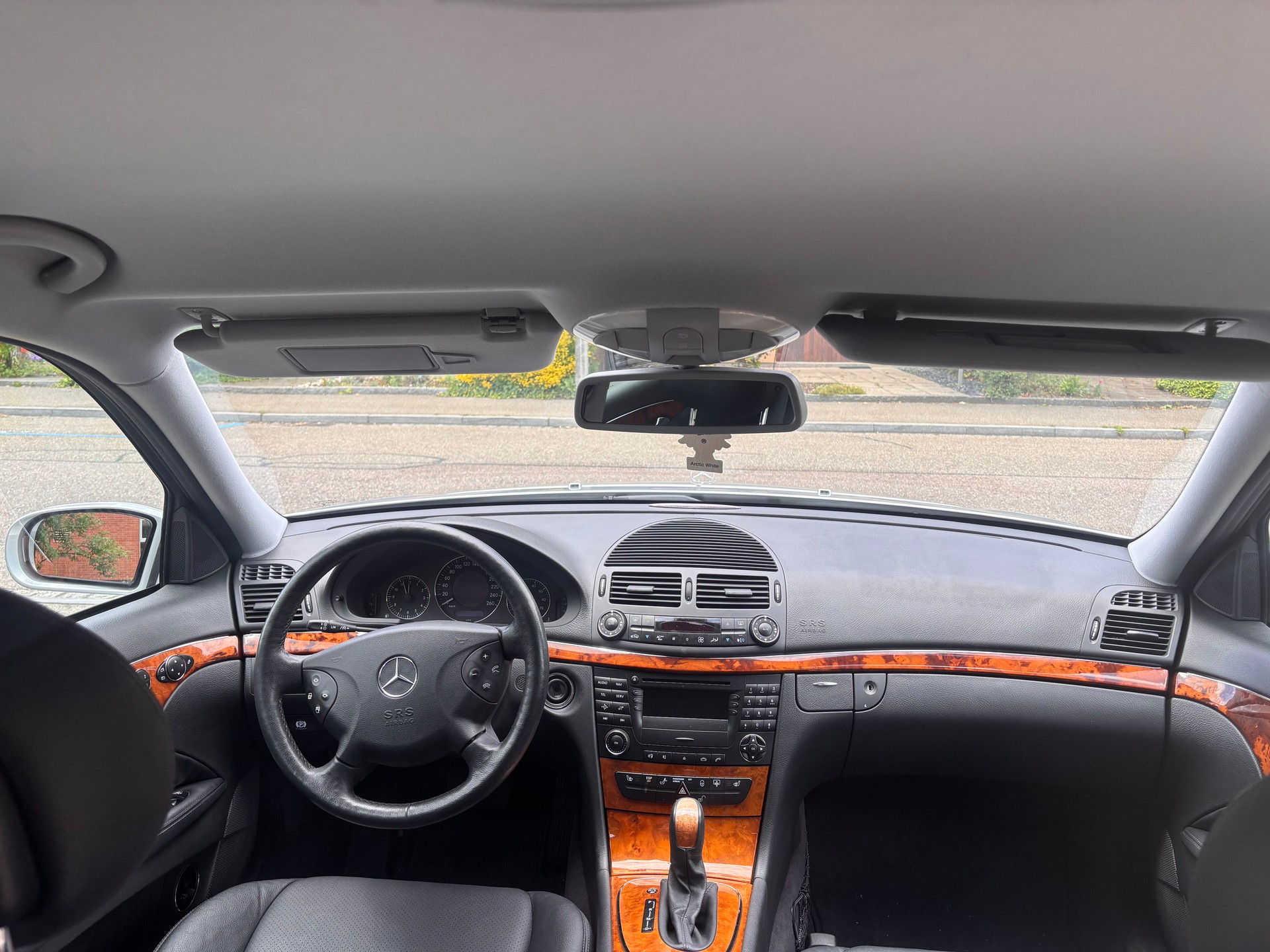 MERCEDES-BENZ E 320 Elegance Automatik-image-3