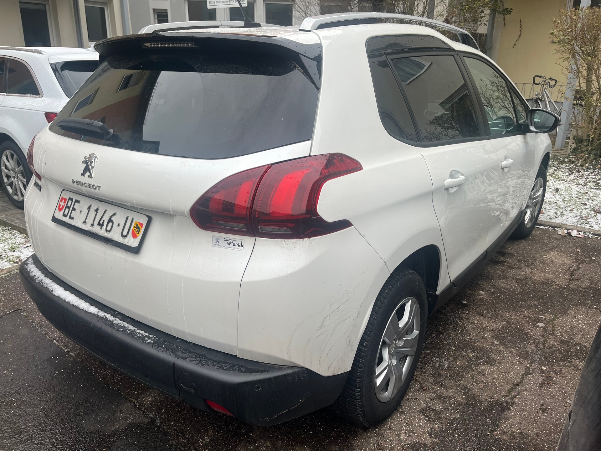 PEUGEOT 2008 1.2 PureTech Style EAT6-image-3