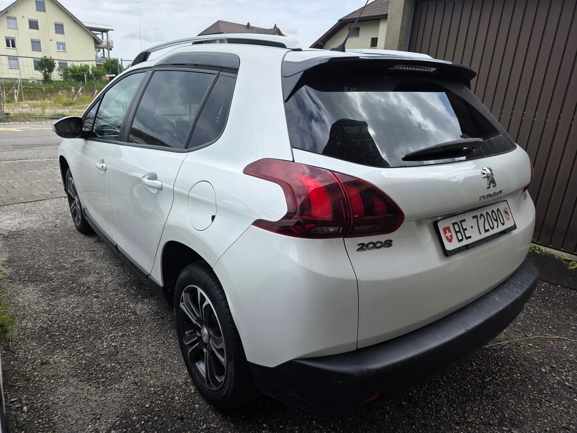 PEUGEOT 2008 1.2 PureTech Style EAT6-image-13