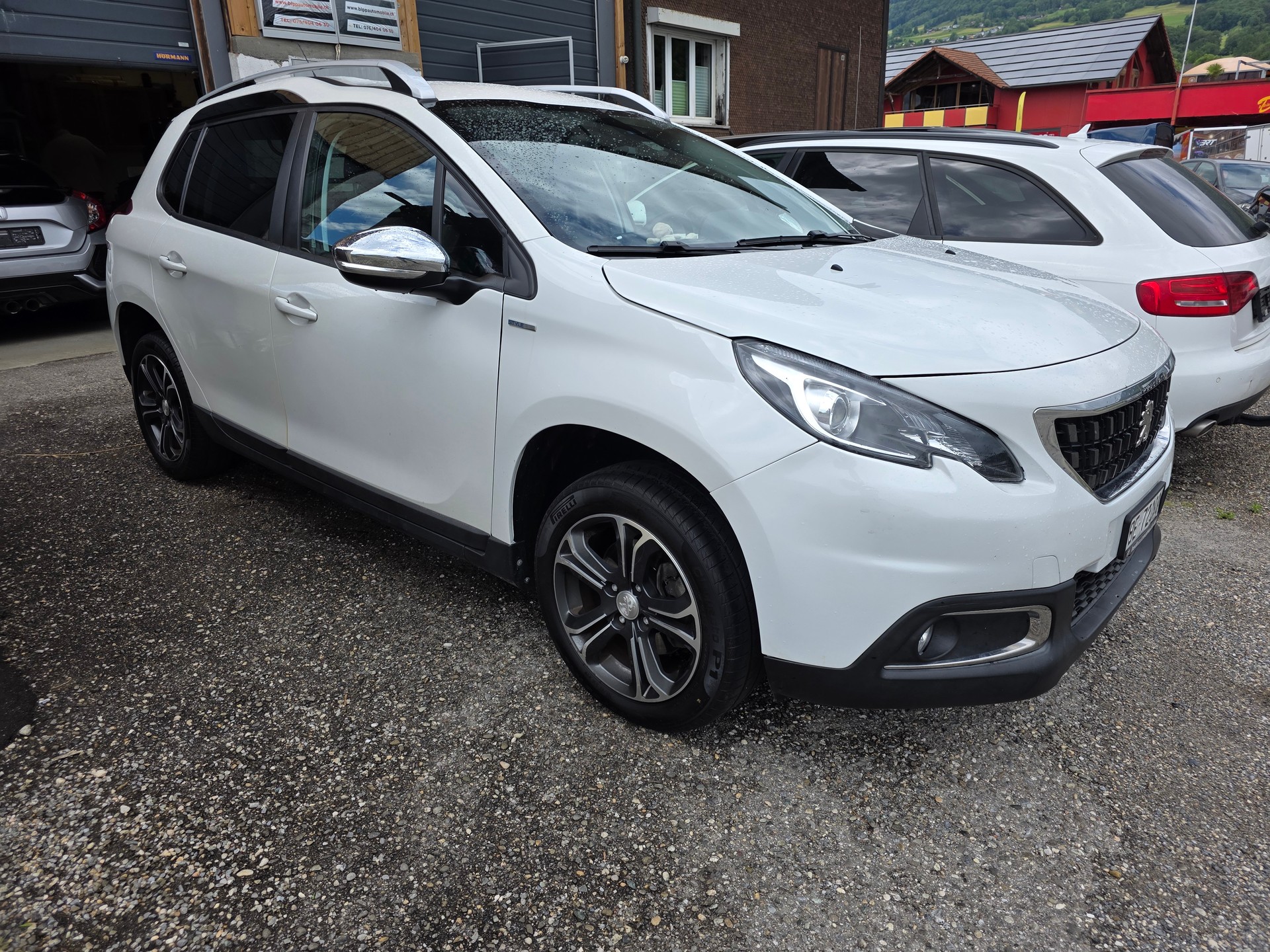 PEUGEOT 2008 1.2 PureTech Style EAT6-image-9