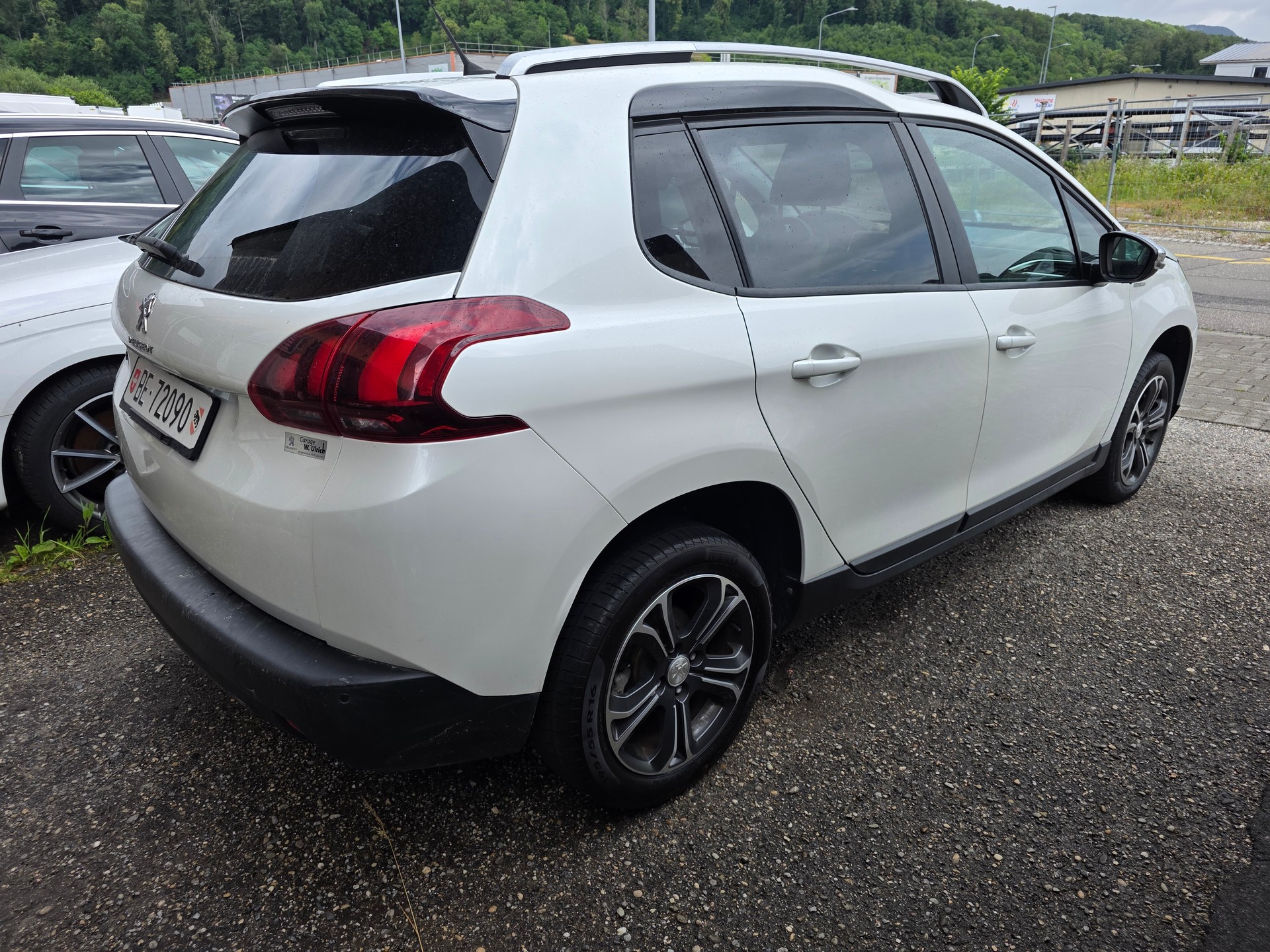 PEUGEOT 2008 1.2 PureTech Style EAT6-image-7