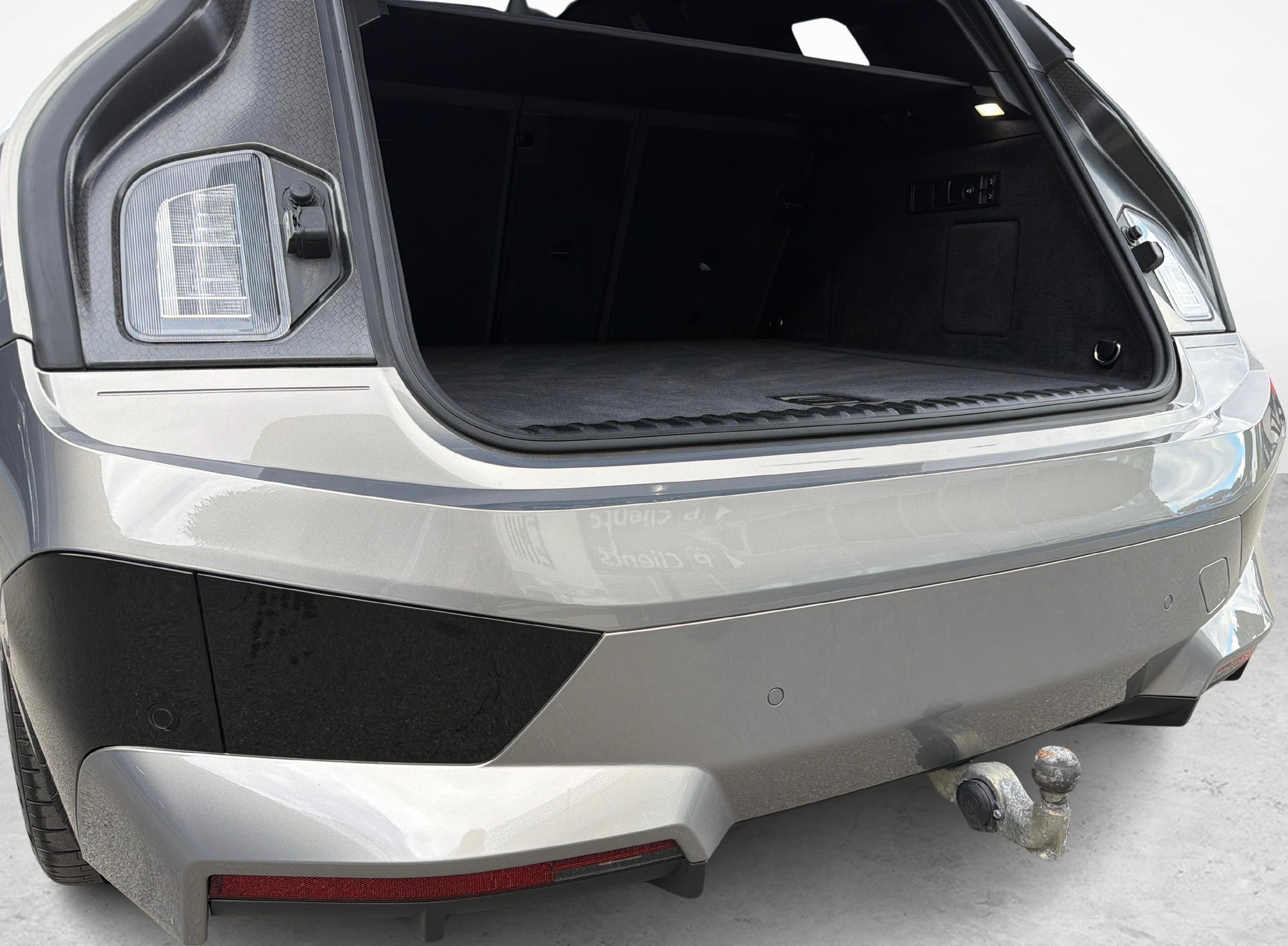 BMW iX M60-image-18