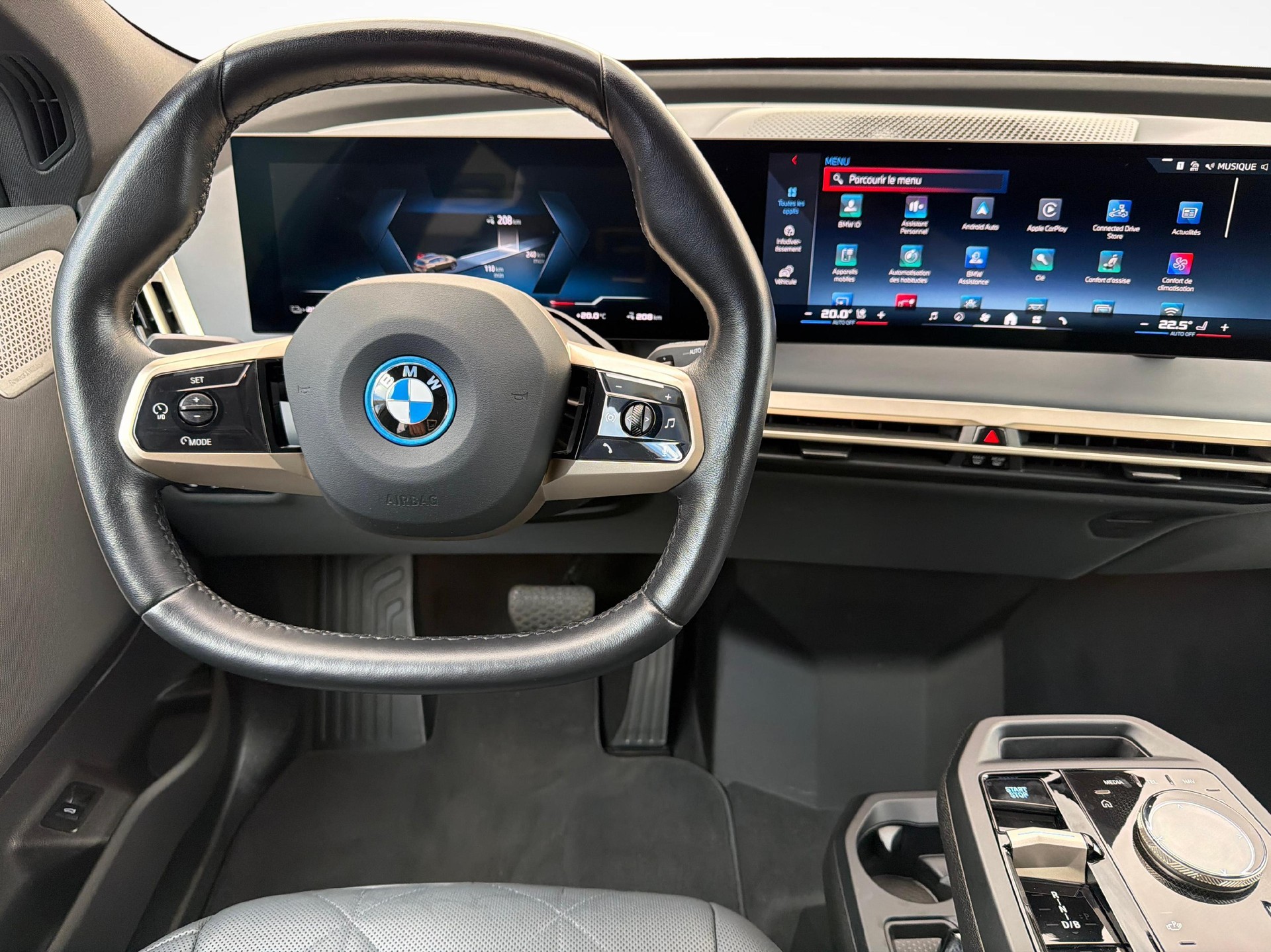 BMW iX M60-image-12