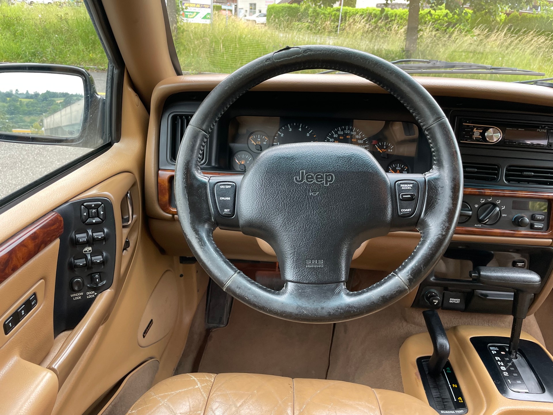 JEEP Grand Cherokee 5.2 Limited Automatic-image-9