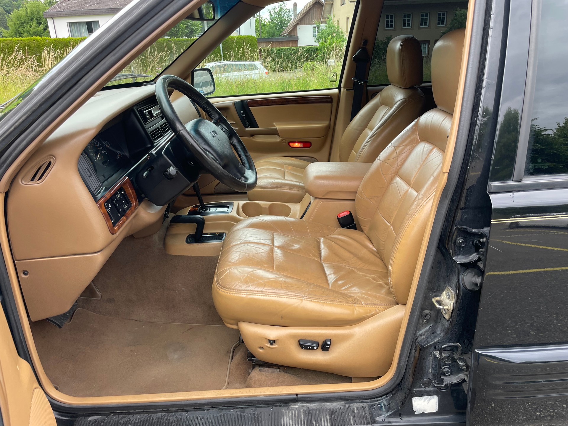 JEEP Grand Cherokee 5.2 Limited Automatic-image-10