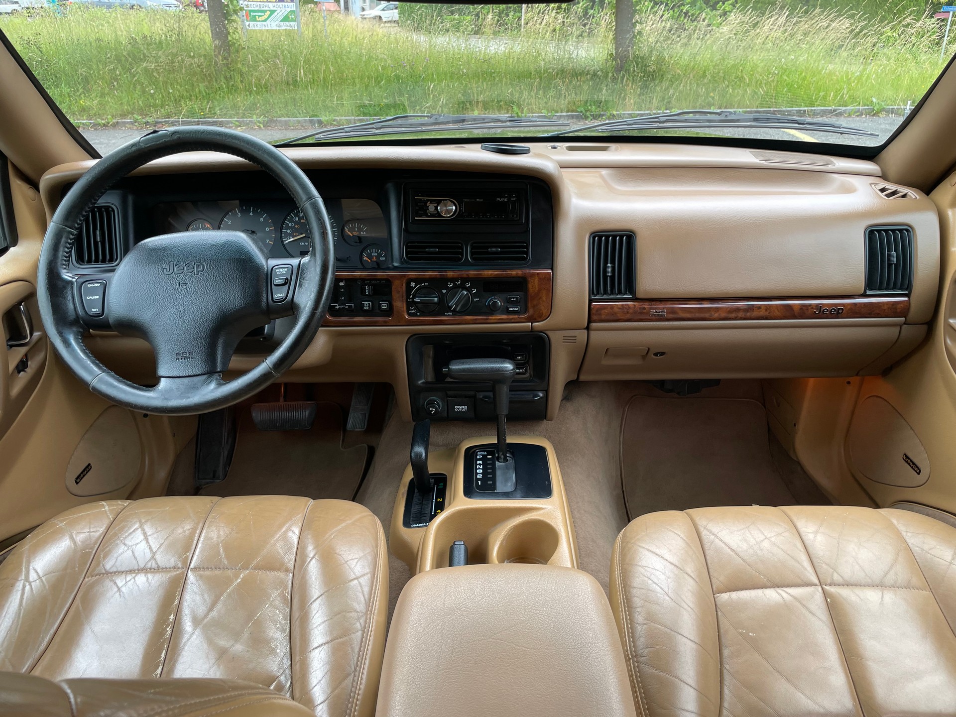 JEEP Grand Cherokee 5.2 Limited Automatic-image-8