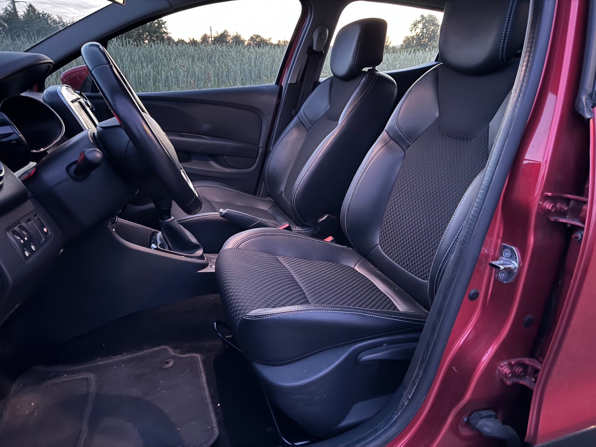 RENAULT Clio 0.9 12V Intens-image-10